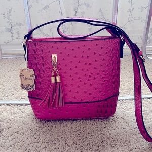 NWT Alyssa oversized crossbody